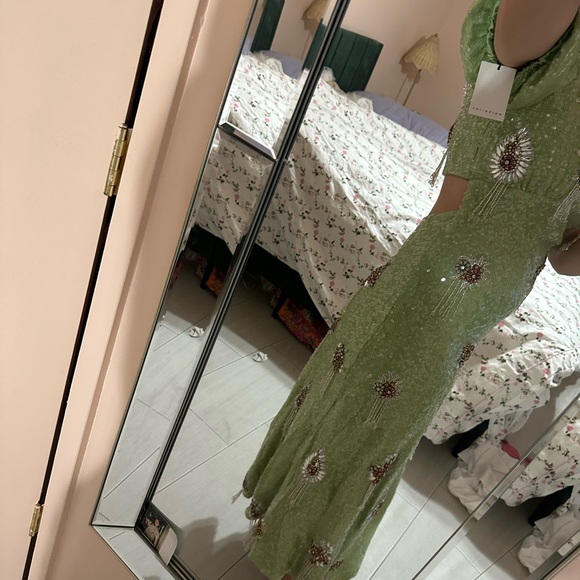 Titian Crystal Embellished Green Apple Sequin Dress - Picture 14 of 16